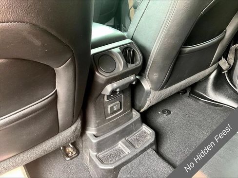 Used 2018 Jeep Wrangler Unlimited Sahara w/ Dual Top Group AWD/4WD image 29