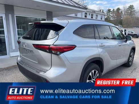 Used 2021 Toyota Highlander XLE AWD/4WD image 8