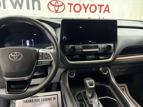 Used 2024 Toyota Grand Highlander AWD image 27