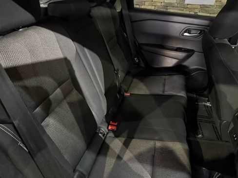 Certified 2025 Nissan Rogue SV AWD/4WD image 33