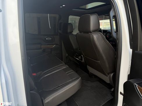 Used 2019 Chevrolet Silverado 1500 High Country w/ Technology Package AWD/4WD image 28