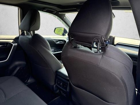 Used 2022 Toyota RAV4 SE w/ Convenience Package AWD/4WD image 21