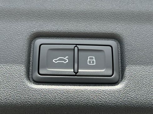 New 2027 Audi Q6 e-tron Premium Plus AWD/4WD image 13