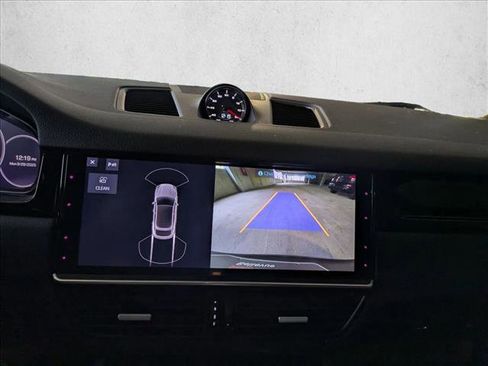 Used 2021 Porsche Cayenne Coupe image 14