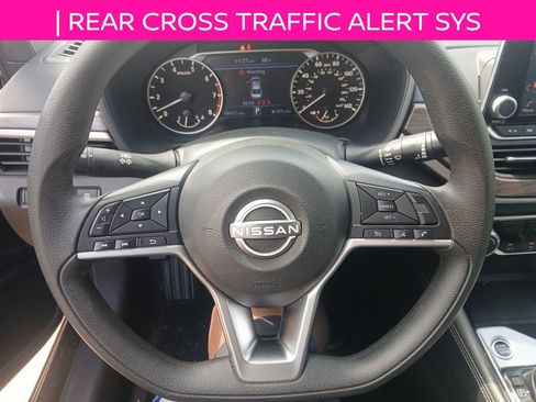 Used 2023 Nissan Altima 2.5 SV image 14