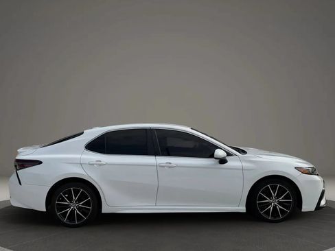 Used 2021 Toyota Camry SE FWD image 8