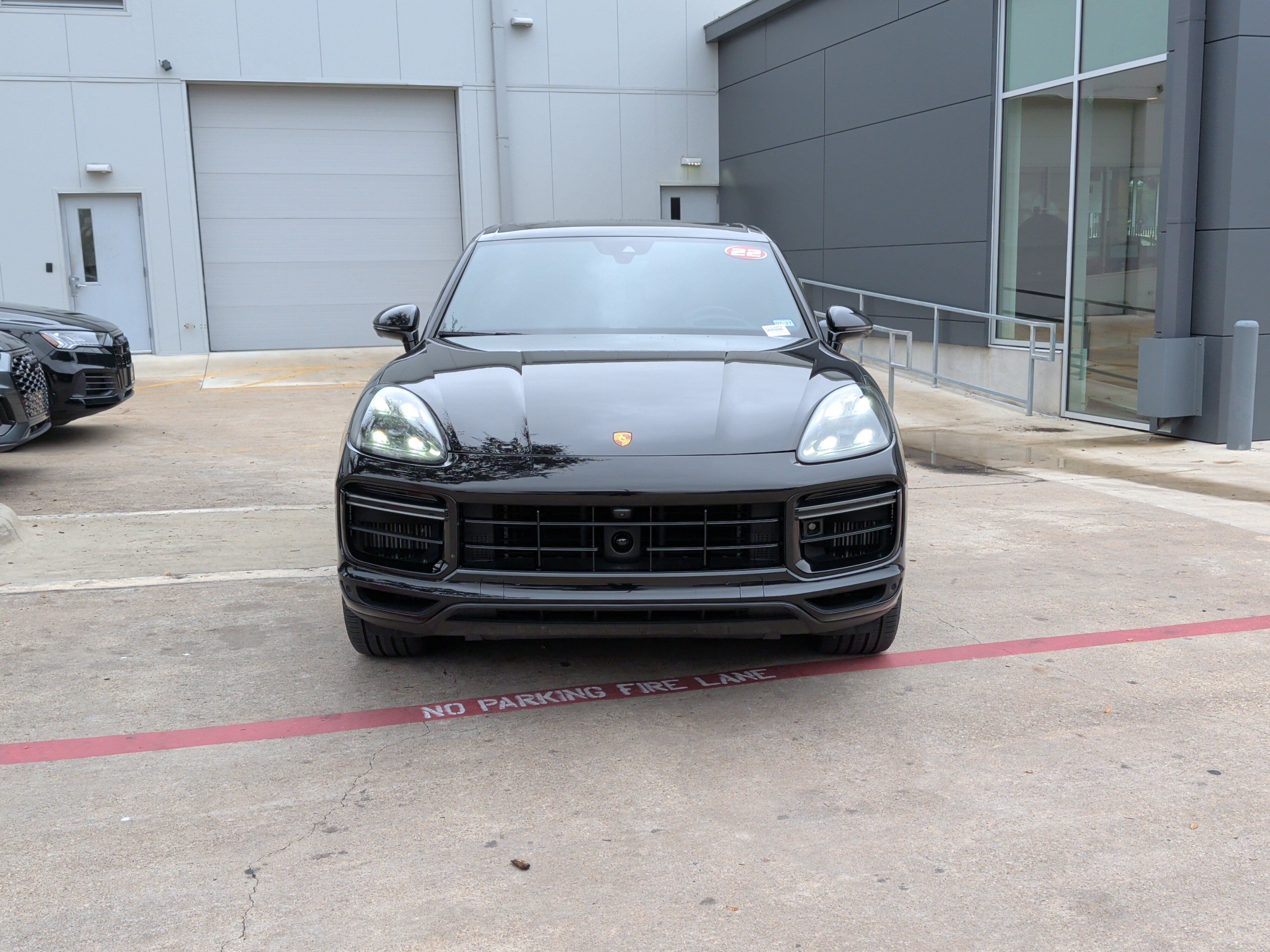Used 2022 Porsche Cayenne Turbo AWD/4WD image 3