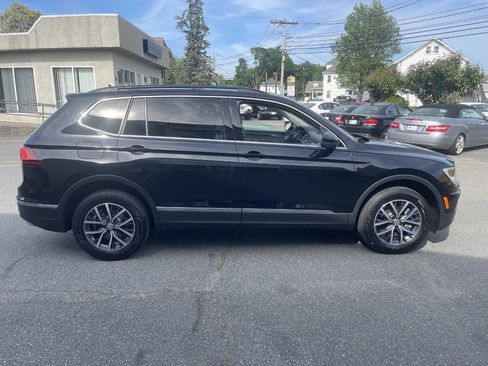Used 2020 Volkswagen Tiguan SE image 9