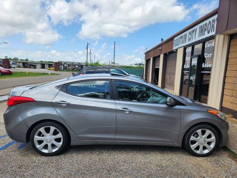 Used 2012 Hyundai Elantra Limited w/ Technology Pkg 5 image 6
