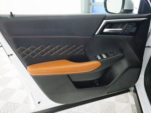 Used 2022 Mitsubishi Outlander SEL image 17