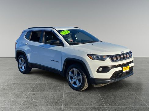 Used 2023 Jeep Compass Latitude image 7