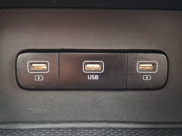 Certified 2023 Kia Carnival LX FWD image 22