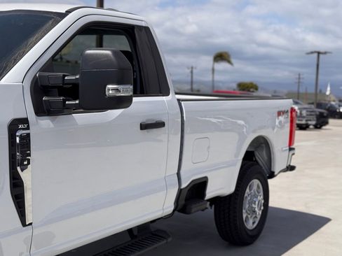 New 2025 Ford F350 XLT w/ FX4 Off-Road Package image 9