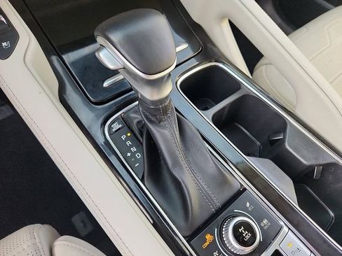 Used 2020 Kia Telluride SX w/ SX Prestige Package image 16