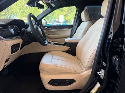 New 2026 Jeep Grand Cherokee Limited AWD/4WD image 13