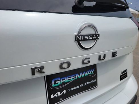 Used 2024 Nissan Rogue S AWD/4WD image 35