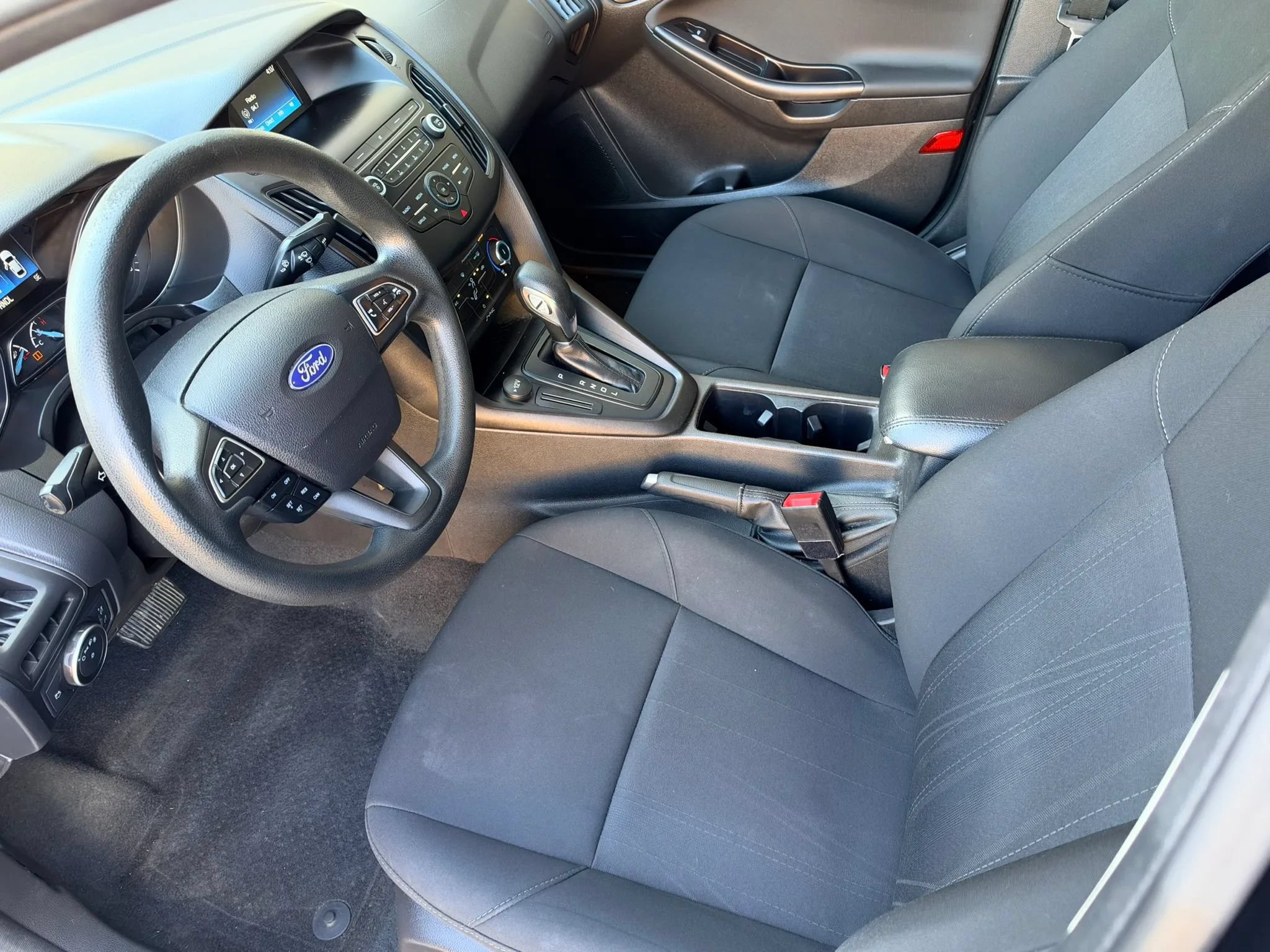 Used 2018 Ford Focus SE FWD image 16