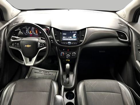 Used 2017 Chevrolet Trax LT w/ LT Convenience Package image 12