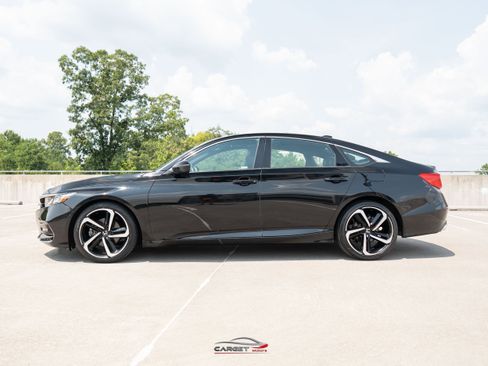 Used 2019 Honda Accord Sport image 4