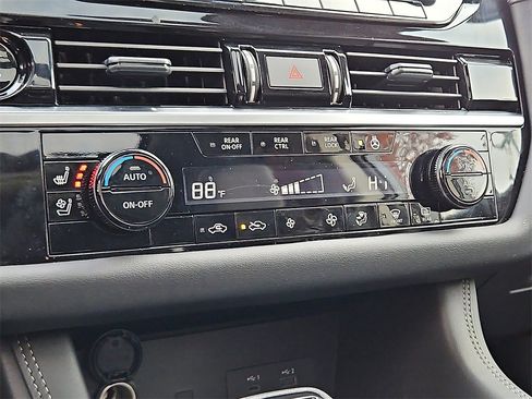 Certified 2025 Nissan Pathfinder Platinum w/ Cargo Package image 19