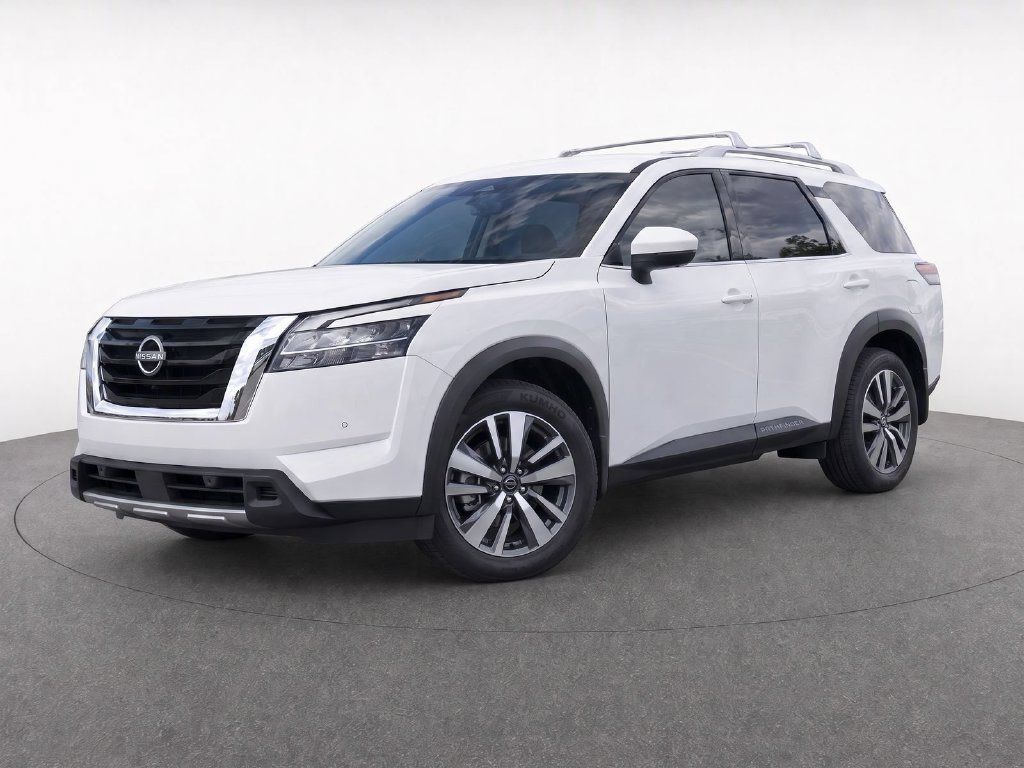 Used 2024 Nissan Pathfinder SL AWD/4WD image 3