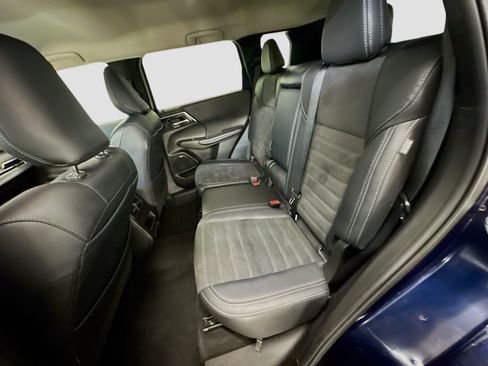 Used 2025 Mitsubishi Outlander SE AWD/4WD image 29
