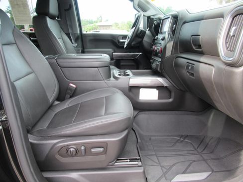 Used 2022 Chevrolet Silverado 2500 LTZ w/ LTZ Plus Package AWD/4WD image 12