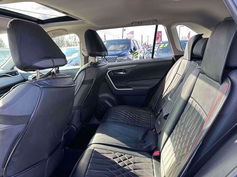 Used 2019 Toyota RAV4 XLE image 9