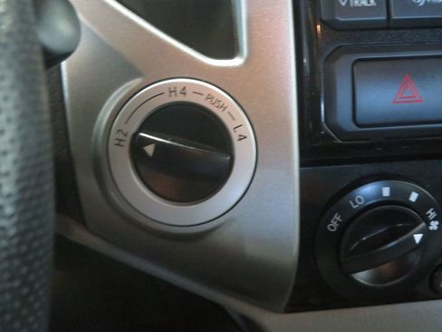 Used 2012 Toyota Tacoma 4x4 Double Cab image 41