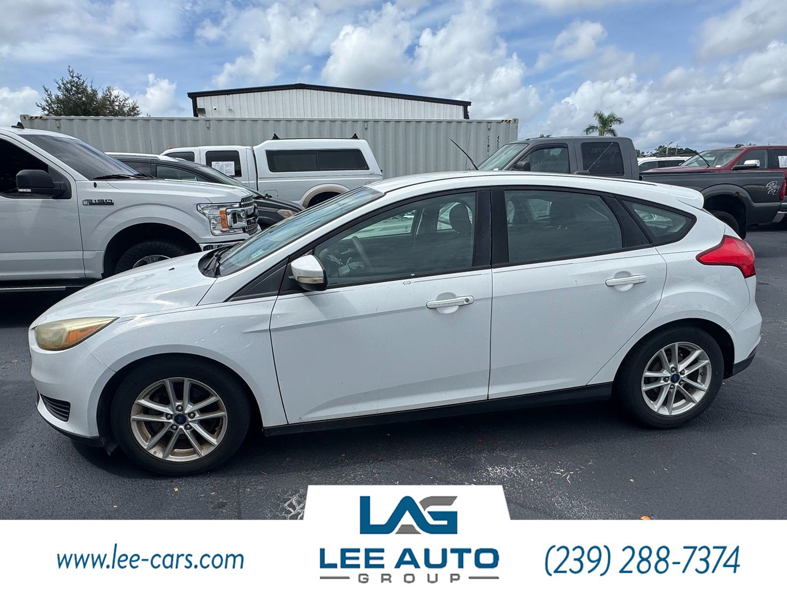 Used 2015 Ford Focus SE FWD image 1
