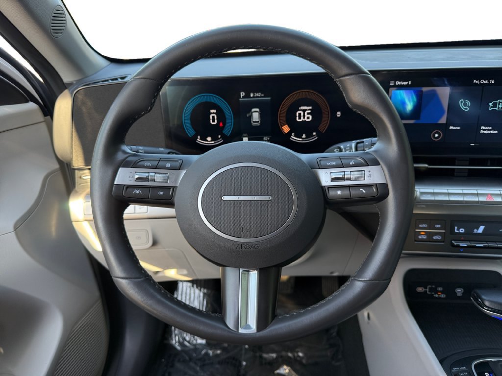 Used 2025 Hyundai Kona SEL FWD image 12