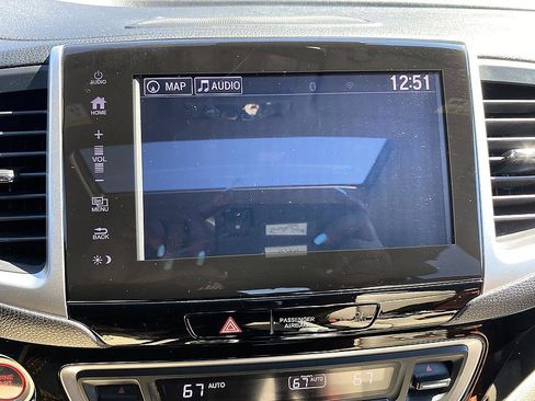 Used 2018 Honda Pilot Touring image 14