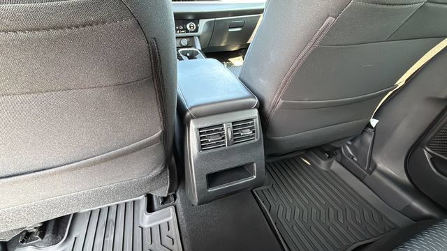 Used 2025 Mitsubishi Outlander ES FWD image 20