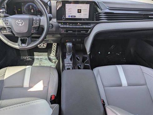Used 2025 Toyota Camry SE FWD image 17