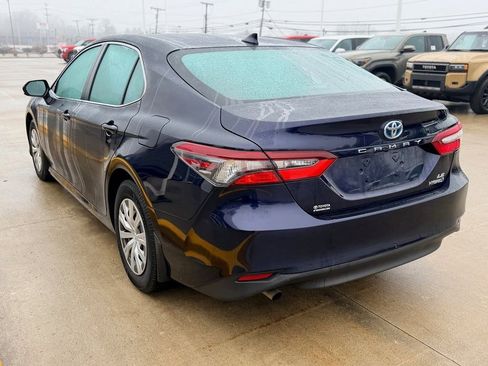 Used 2022 Toyota Camry LE image 6
