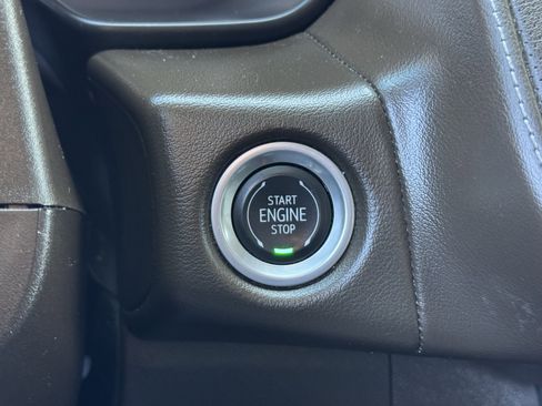 Used 2022 GMC Yukon SLT w/ SLT Luxury Package image 39