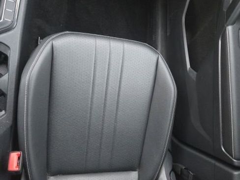 Certified 2023 Volkswagen Tiguan SE w/ Panoramic Sunroof Package image 23