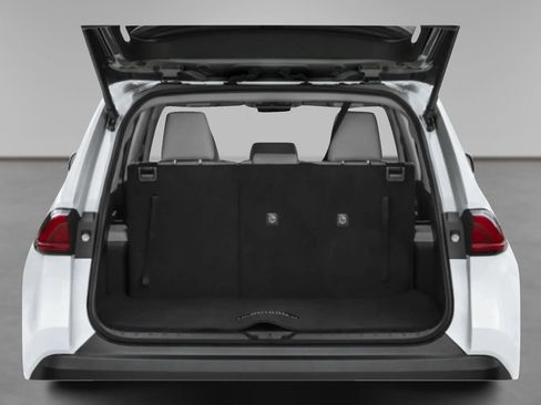 Used 2025 Toyota Grand Highlander XLE image 8