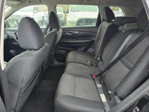 Used 2019 Nissan Rogue SV AWD/4WD image 17