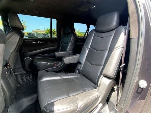 Used 2015 Cadillac Escalade ESV Platinum RWD image 25