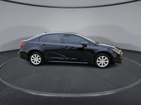 Used 2026 Toyota Corolla LE FWD image 9