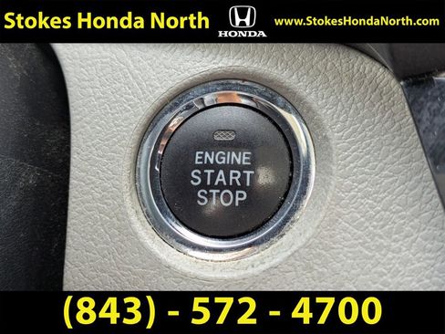 Used 2020 Toyota Sienna LE w/ LE Preferred Package image 32