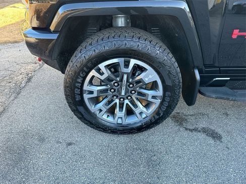 Used 2025 GMC Hummer EV 3X w/ LPO, Sport Package image 12