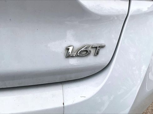 Used 2020 Hyundai Veloster Turbo Ultimate image 8