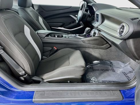 Used 2022 Chevrolet Camaro LT RWD image 31