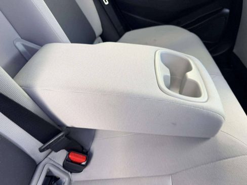 Used 2021 Toyota Corolla LE FWD image 22