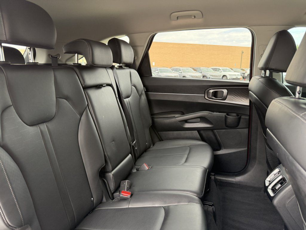 Used 2024 Kia Sorento S FWD image 38