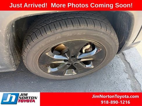 Used 2019 Jeep Compass Latitude FWD image 9
