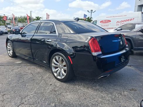 Used 2019 Chrysler 300 Limited RWD image 7
