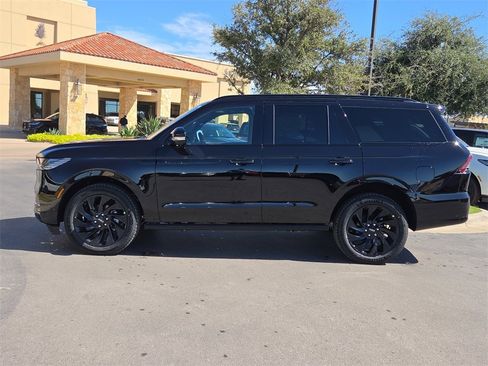 New 2025 Lincoln Navigator Reserve w/ Jet Appearance Package image 2